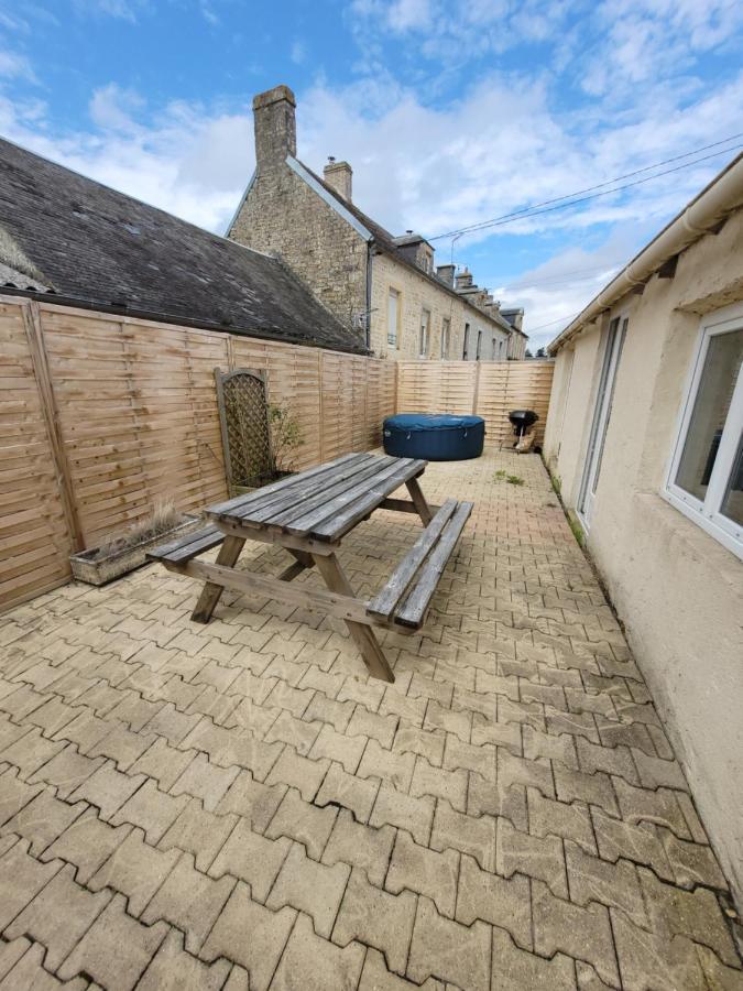Beau Chalet 6 Personnes Avec Jacuzzi Tilly-sur-Seulles Eksteriør bilde