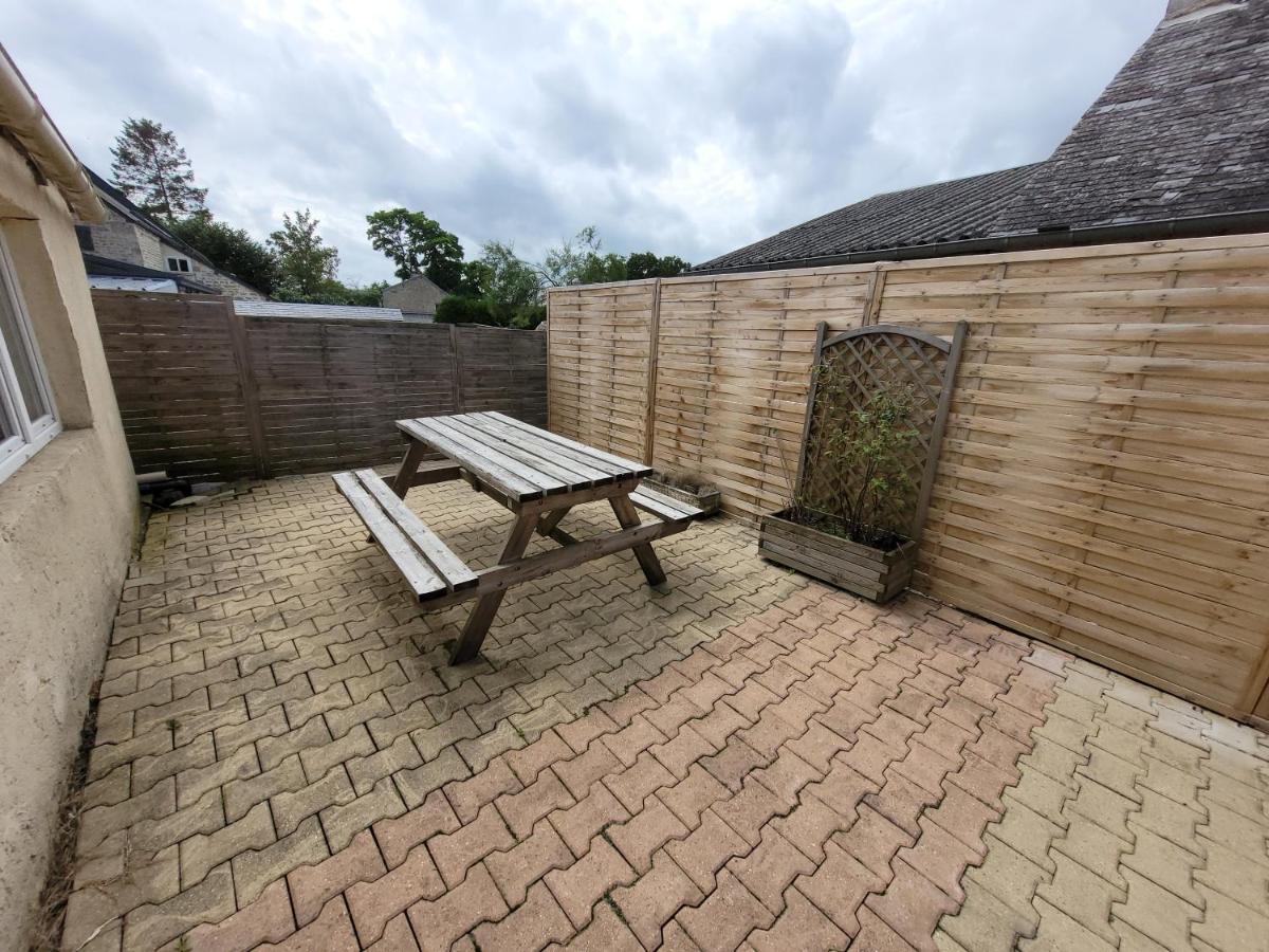 Beau Chalet 6 Personnes Avec Jacuzzi Tilly-sur-Seulles Eksteriør bilde